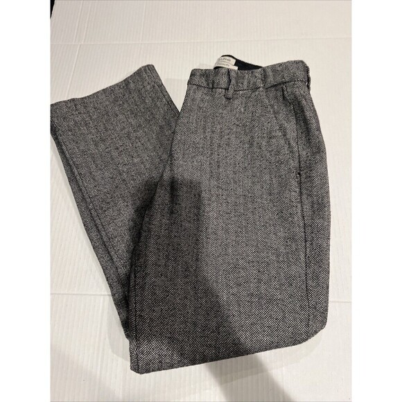 LL Bean Pants - LL Bean Pants size Petite 6 Classic fit 100% Cotton Gray Slacks officewear